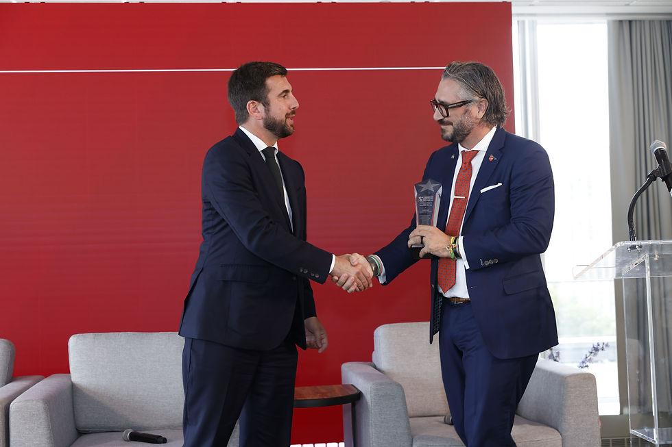 Enrique Riquelme, Chairman of COX, accepts the 2026 Iberoamerican Impact Award from Sergio Fernández de Córdova, Executive Chairman of PVBLIC Foundation. Photo by David Nicholas. Courtesy of PVBLIC Foundation.