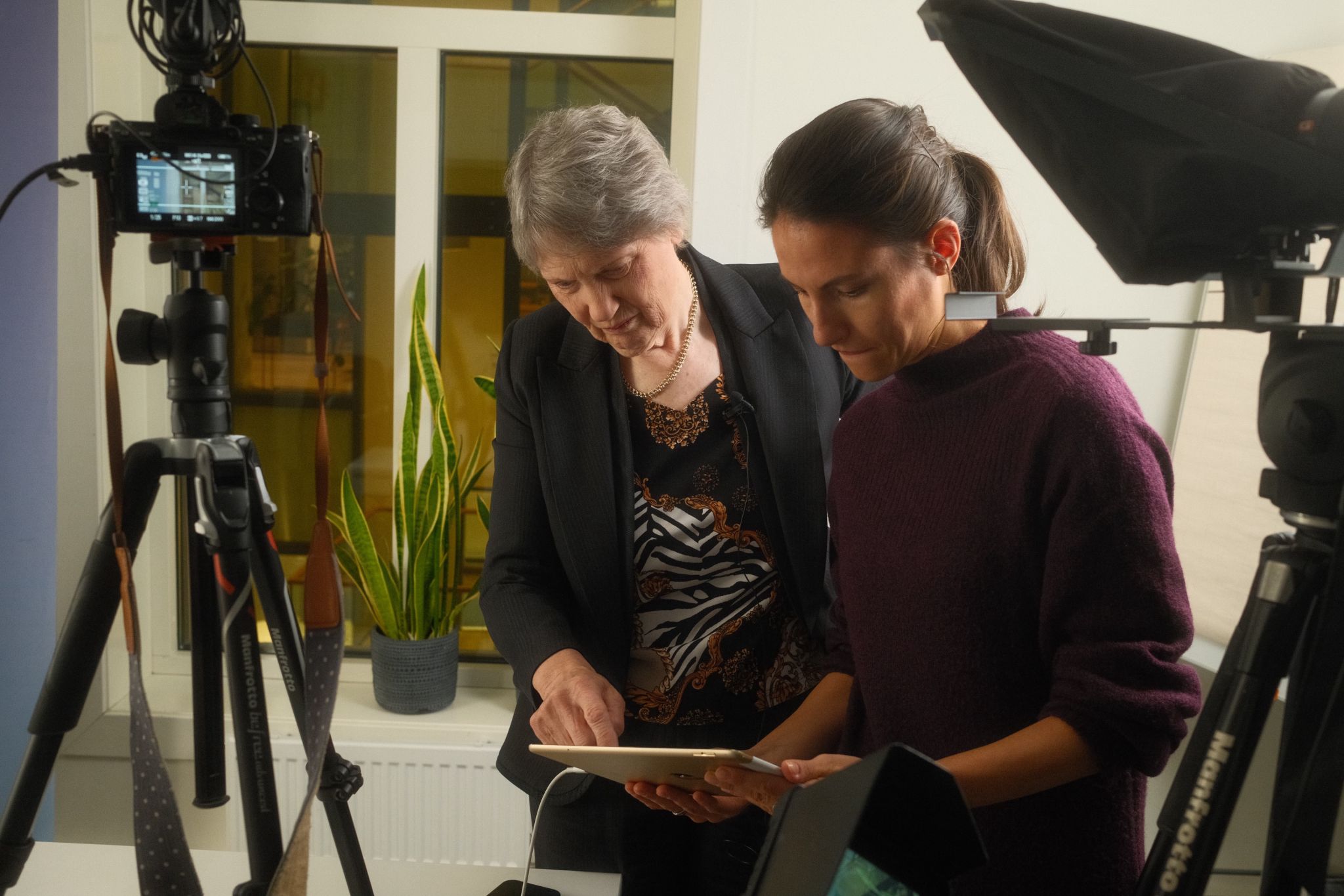 Helen Clark under intervjuopptak ved EITIs kontor i Oslo.