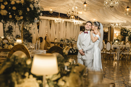 fotógrafo de bodas, fotografía de bodas, fotógrafo de bodas Cali Colombia, fotos de bodas naturales, fotógrafo de bodas elegante, fotografía de bodas romántica, fotógrafo de bodas destino, fotografía de bodas profesional, fotos de boda al aire libre, fotógrafo de bodas intimas, fotografía de ceremonia religiosa, fotógrafo de bodas creativo, fotos de bodas modernas y elegantes, sesión de fotos de novios romántica, fotografía de detalles de bodas, fotógrafo de bodas en cali, fotografía de bodas en Colombia, fotógrafo de bodas cerca de cali, Wedding photographer, wedding photography, wedding photographer Cali, Colombia, natural wedding photos, elegant wedding photographer, romantic wedding photography, destination wedding photographer, professional wedding photography, outdoor wedding photos, intimate wedding photographer, religious ceremony photography, creative wedding photographer, modern and elegant wedding photos, romantic couple photoshoot, wedding detail photography, wedding photographer in Cali, wedding photography in Colombia, wedding photographer near Cali.