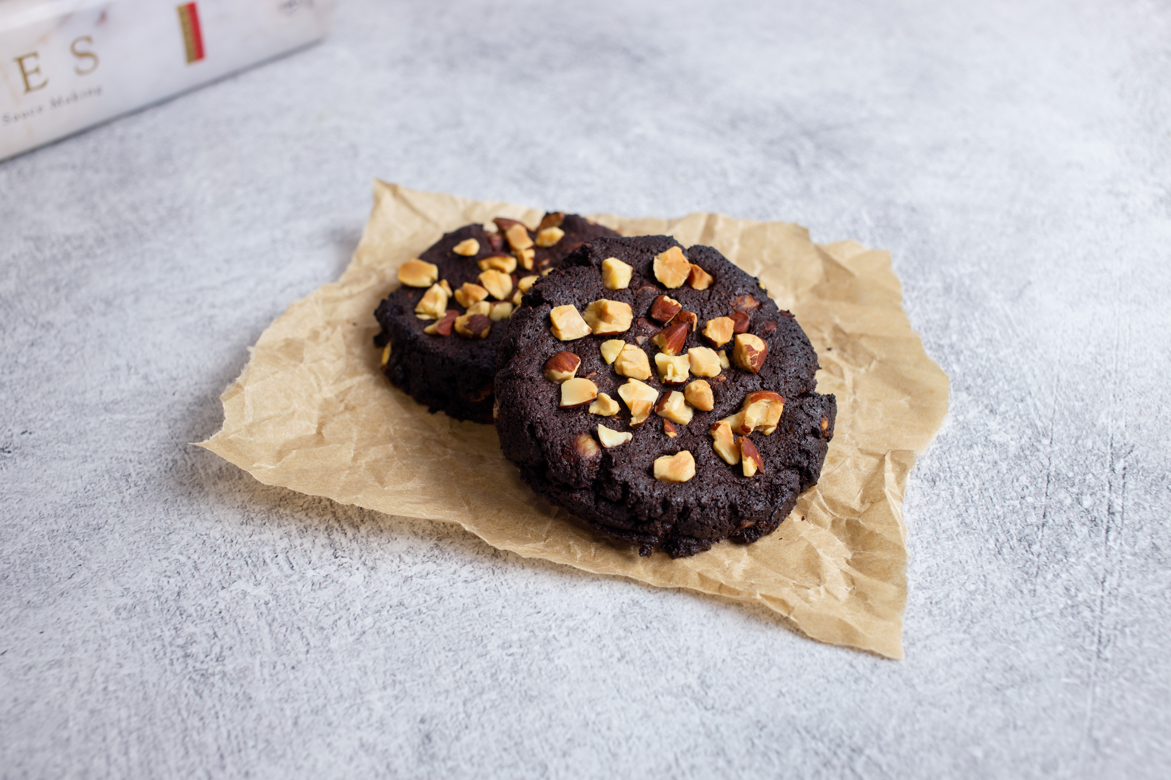 Keto Chocolate Almond Cookies
