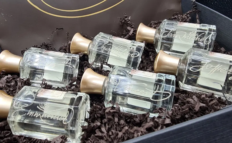 בקבוקי בישום של SABON עם חריטה אישית על זכוכית, מתנות מנהלים יוקרתיות בהתאמה אישית