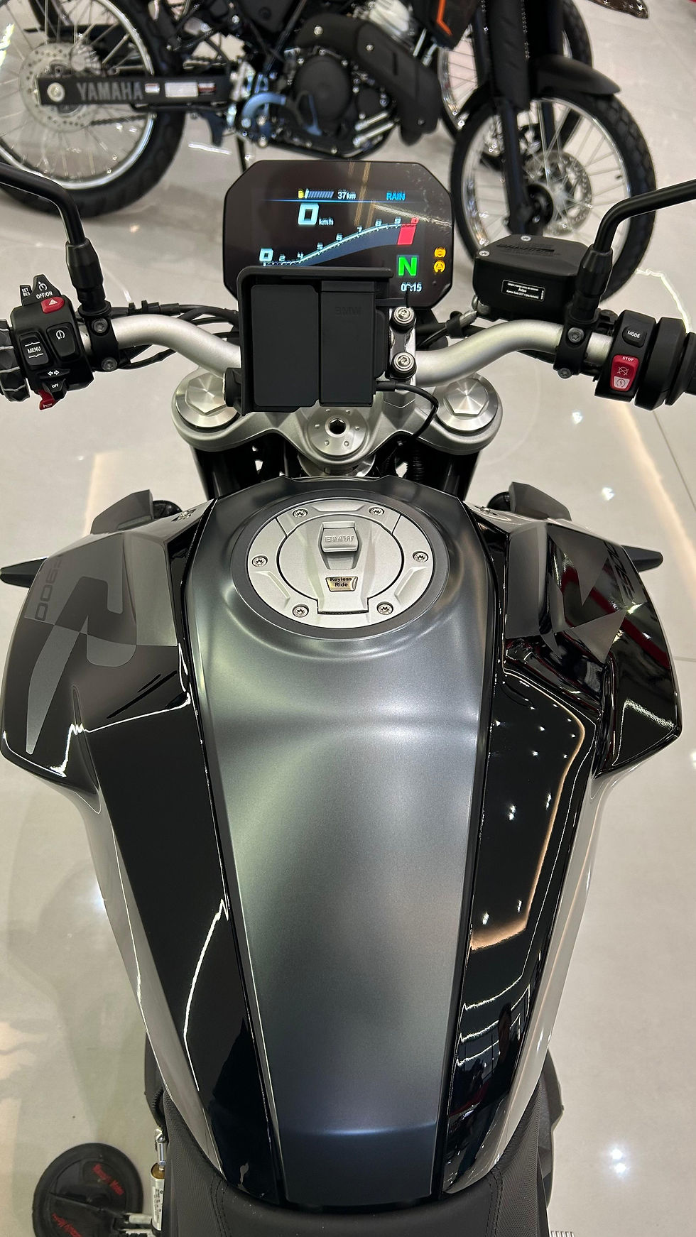 Miniatura: BMW F900R SPORT PLUS 2025