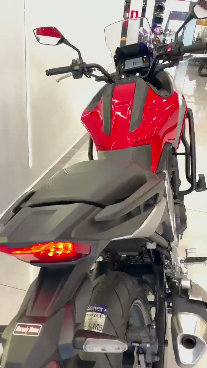 Miniatura: HONDA NC 750X 2022