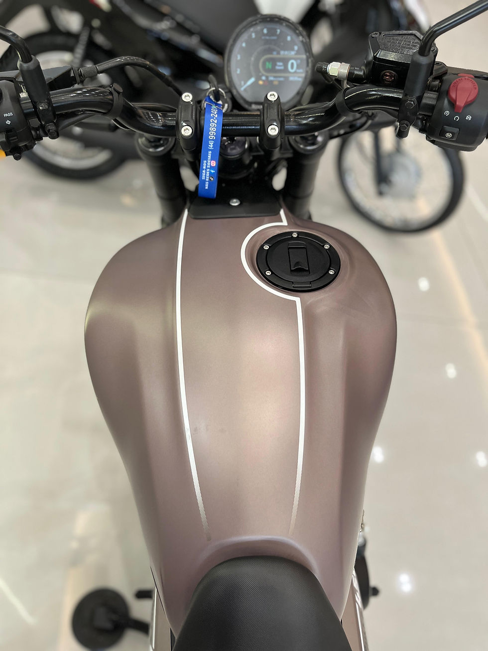 Miniatura: ROYAL ENFIELD GUERRILLA 450 2026