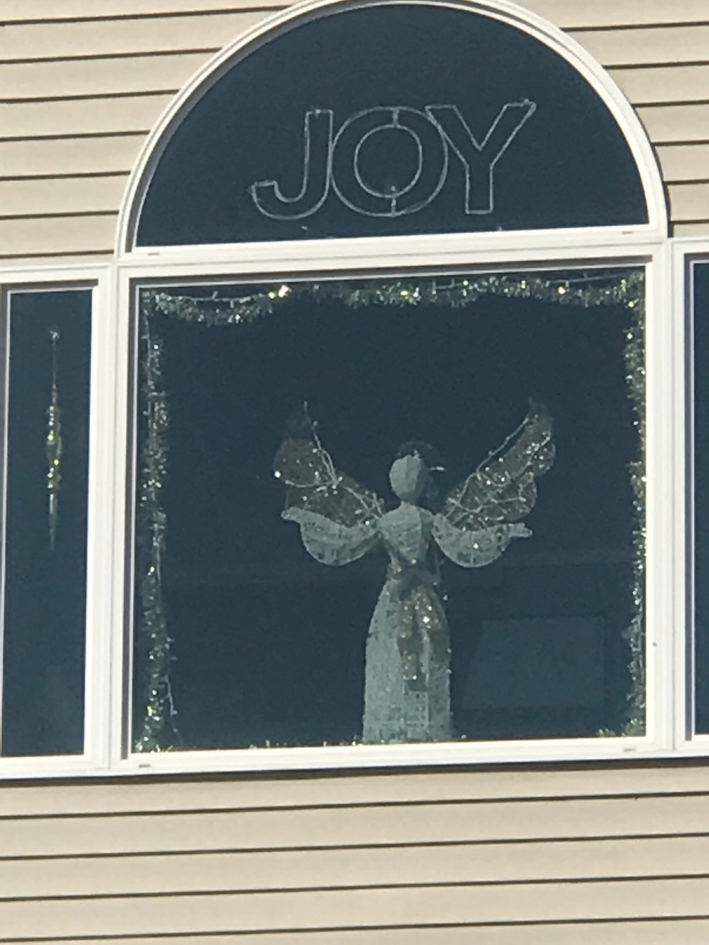 May the new year bring you happiness & joy. sending you love on this 🥳Happy New Year🎉! May the new year bring you great Joy! 🐿