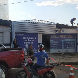 Vista aérea da clínica Sorriso & Cia, mostrando a nova fachada e sua localização no bairro Dirceu