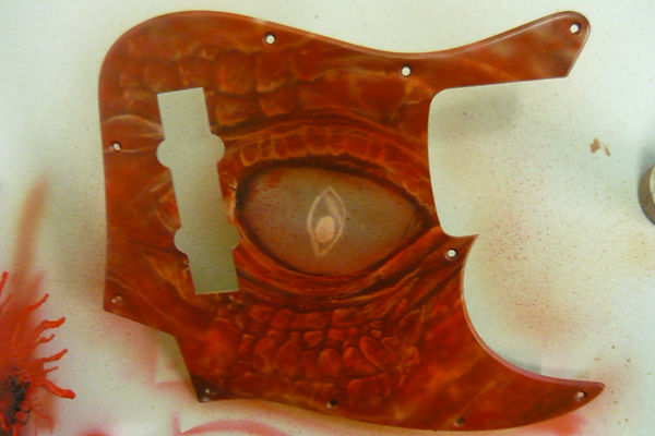 airbrush dragon eye on bass guitar airbrushed airbrushing