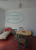 l'Hirondelle sur la Porte Salla à manger.jpg