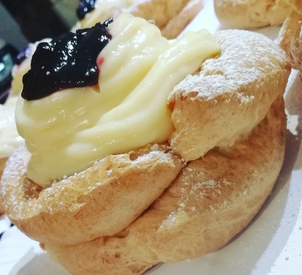 A Timeless Neapolitan Delight: Zeppole di San Giuseppe