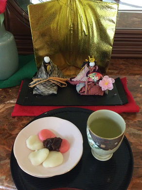 今日は楽しいひな祭り