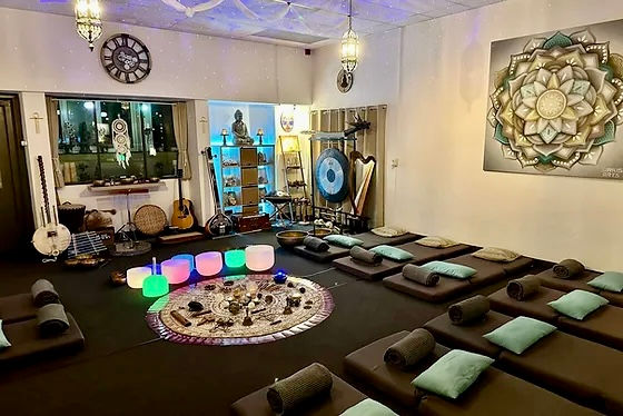 Mankind coach Sharon in Brunssum Limburg is healer in kundalini activatie, sound healer, reiki, acces bars en soul body fusion.