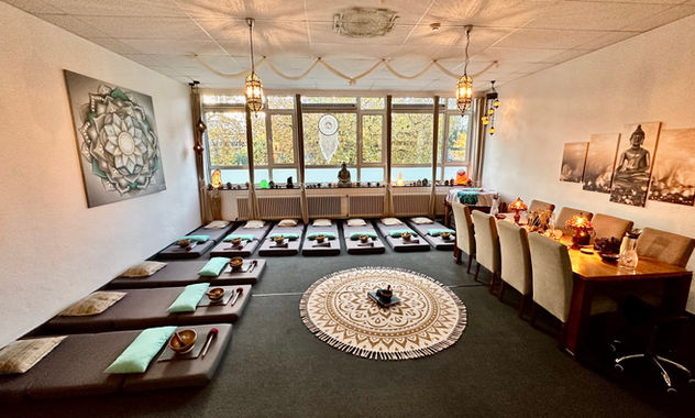 Mankind coach Sharon in Brunssum Limburg is healer in kundalini activatie, sound healer, reiki, acces bars en soul body fusion. 