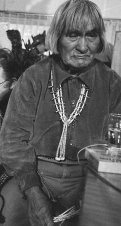 Screenshot_20250221-231908_Messages (1).jpg