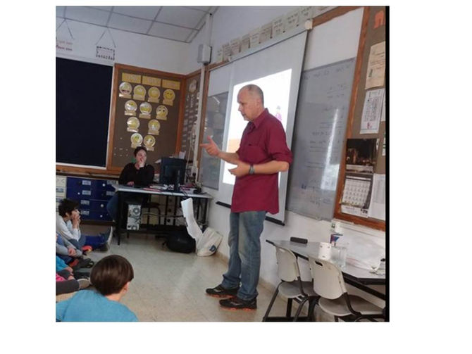 מפגש עם ילדים בגניגר