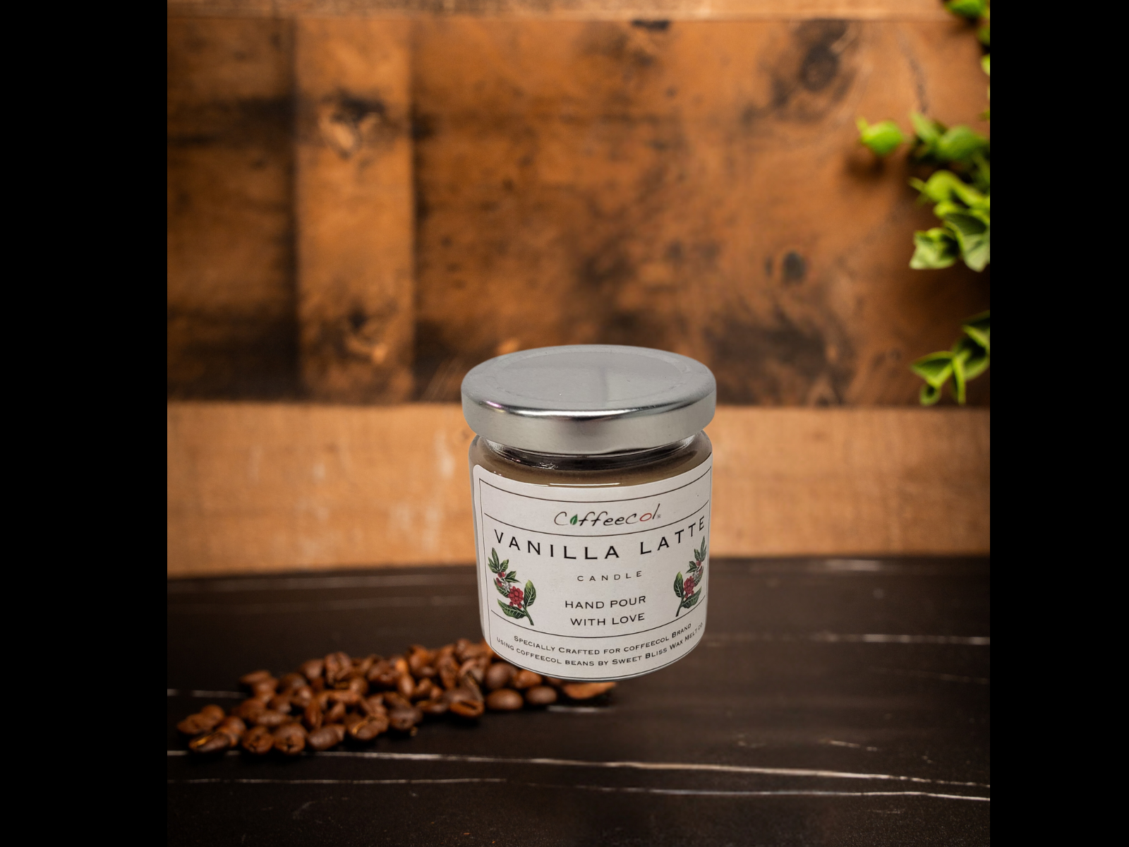 VANILLA LATTE CANDLE – A Cozy Coffeehouse Experience