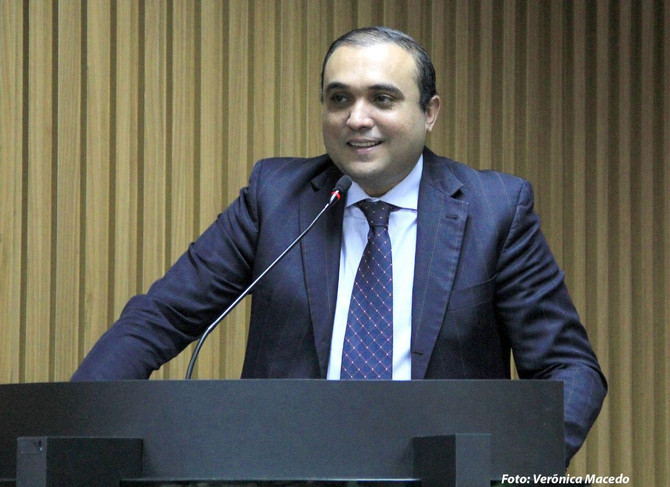 Projeto de lei do Vereador Ney Lopes Jr. fortalece o comércio natalense em período de crise