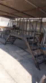 تصميم هيكل مصعد داخلي معدني مع سلالم