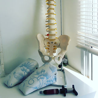 Coluna vertebral, blocos SOT e ativador quiroprático