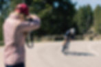 sophie gravil photographe de sport en train de faire une photo d un sportif athelete triat