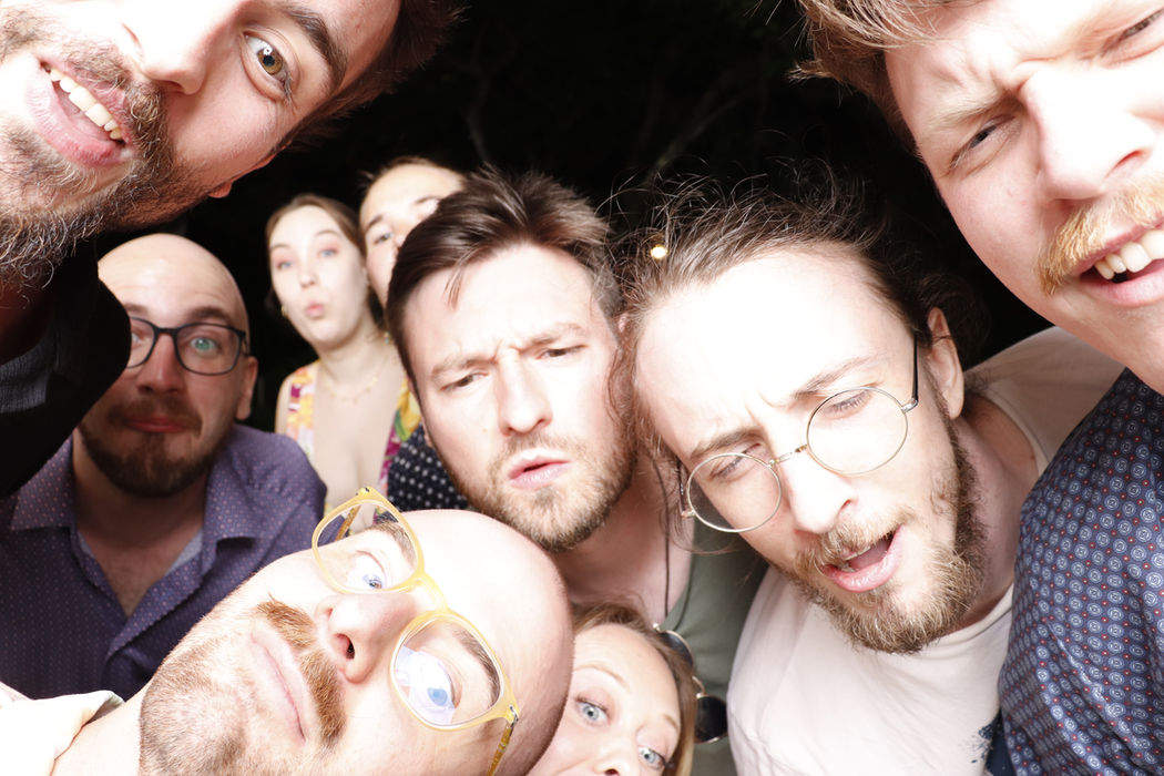 Selfie im Weitwinkel – wilde Momentaufnahme mit der Fotobox in Graz.