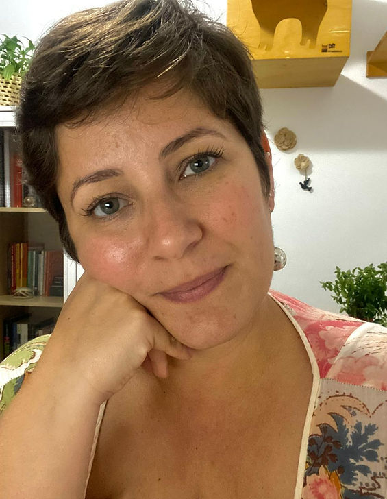 Selfie Mariana_edited.jpg