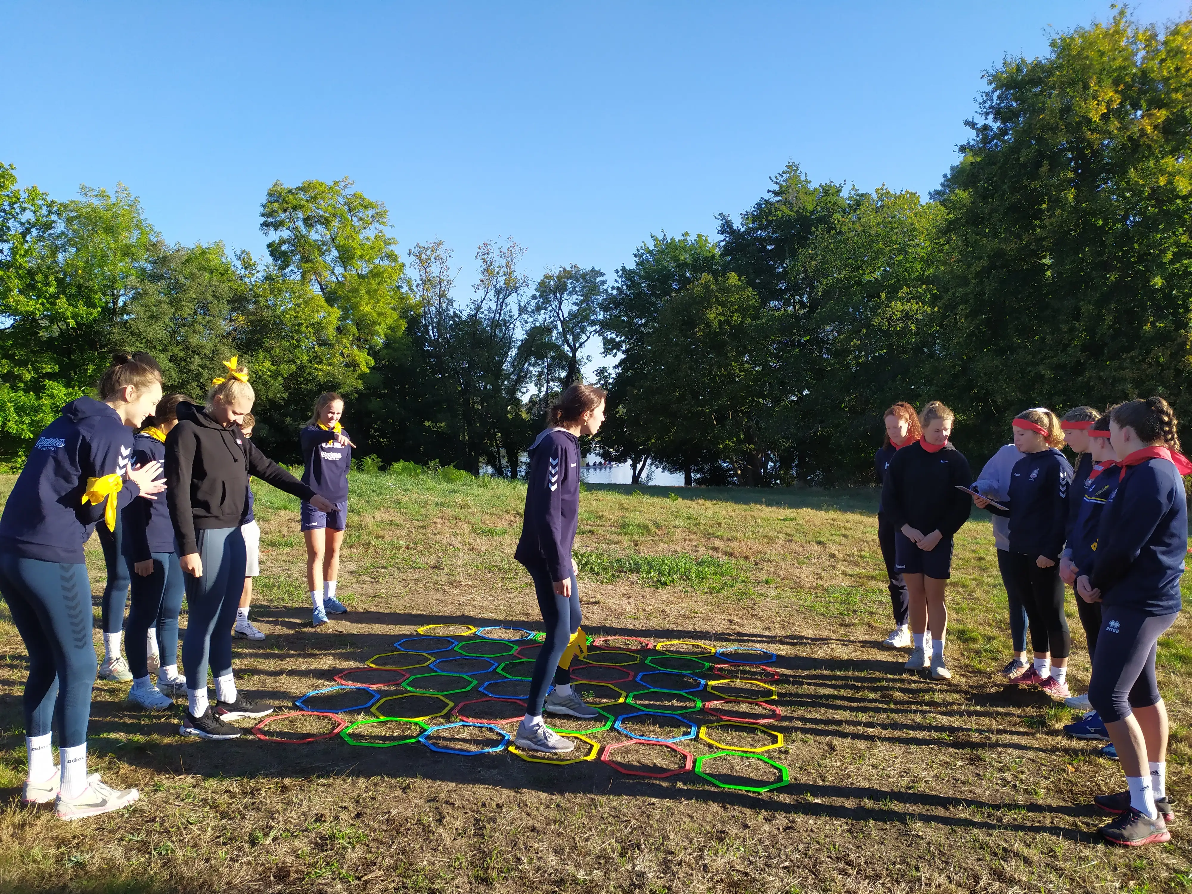 cohésion d'équipe emboite le pas