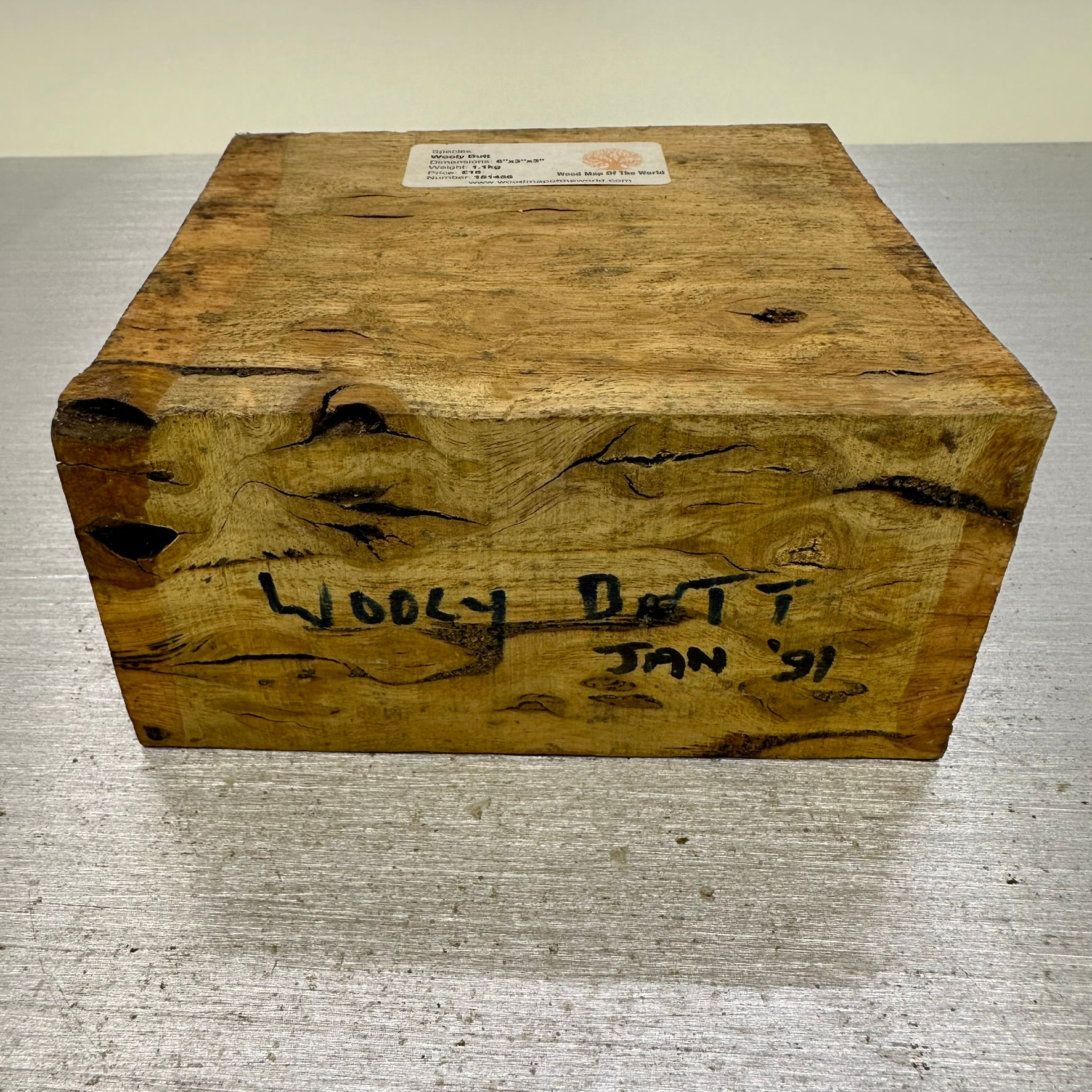 Wooly Butt 6" x 6" x 3"