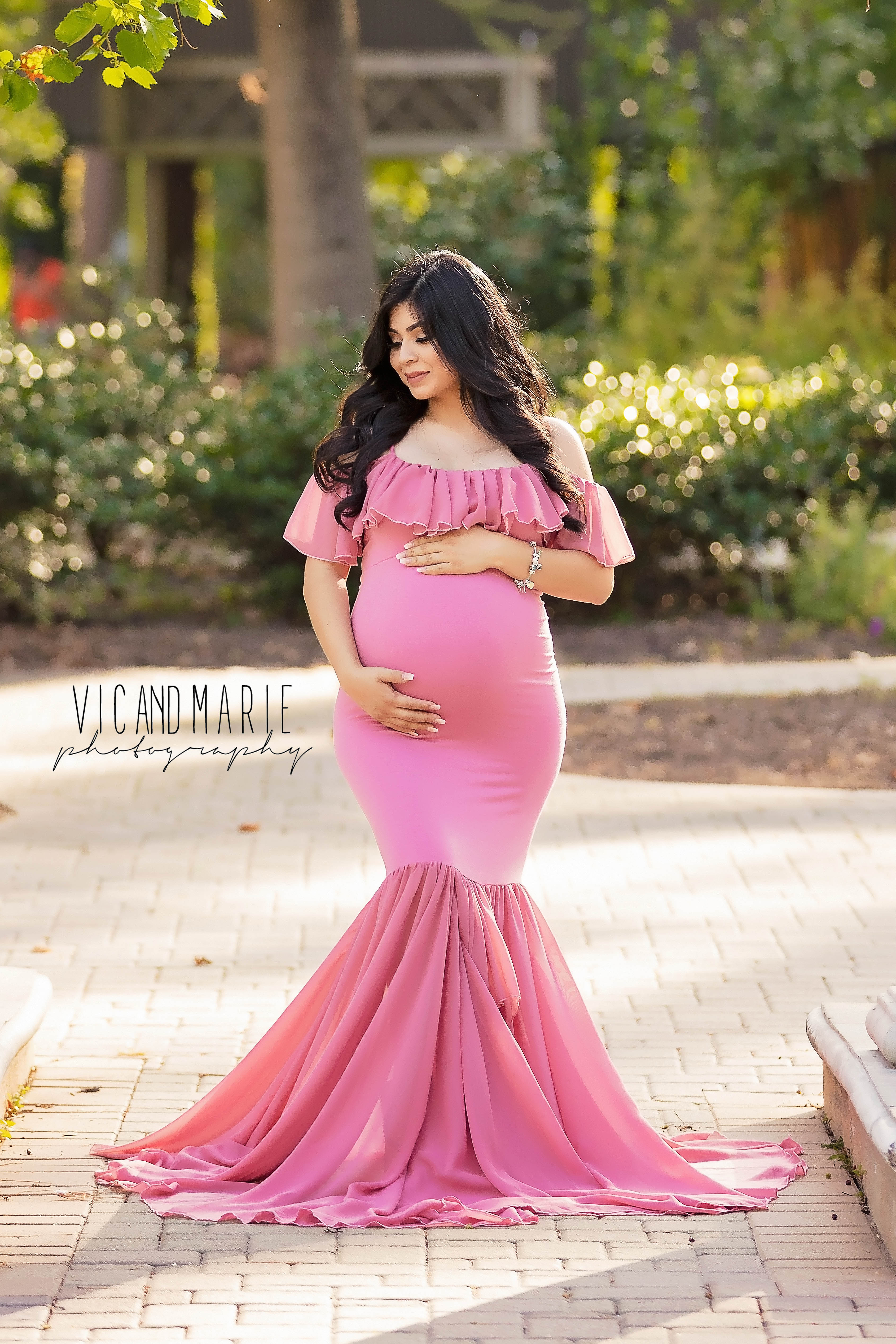 plus size maternity dress photoshoot