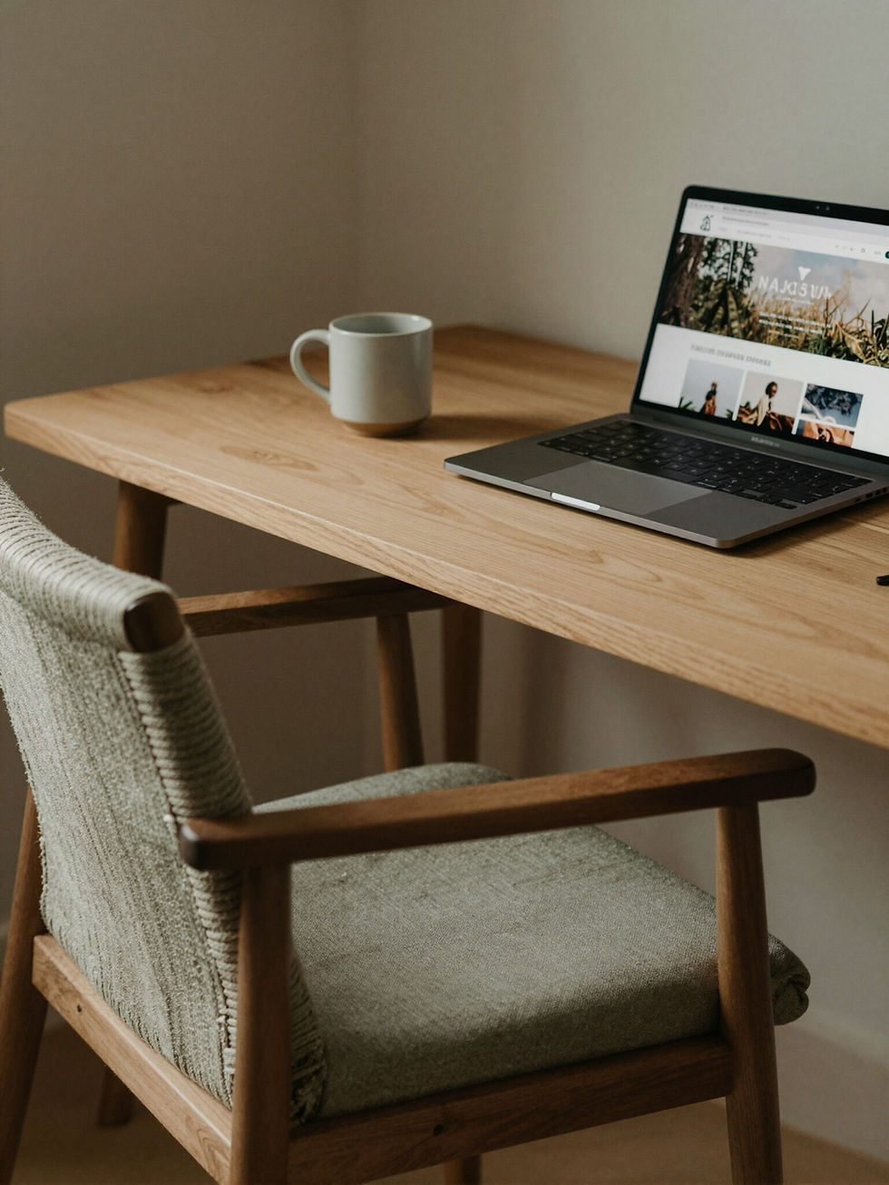 Now hiring volunteer digital experience coordinator.jpg