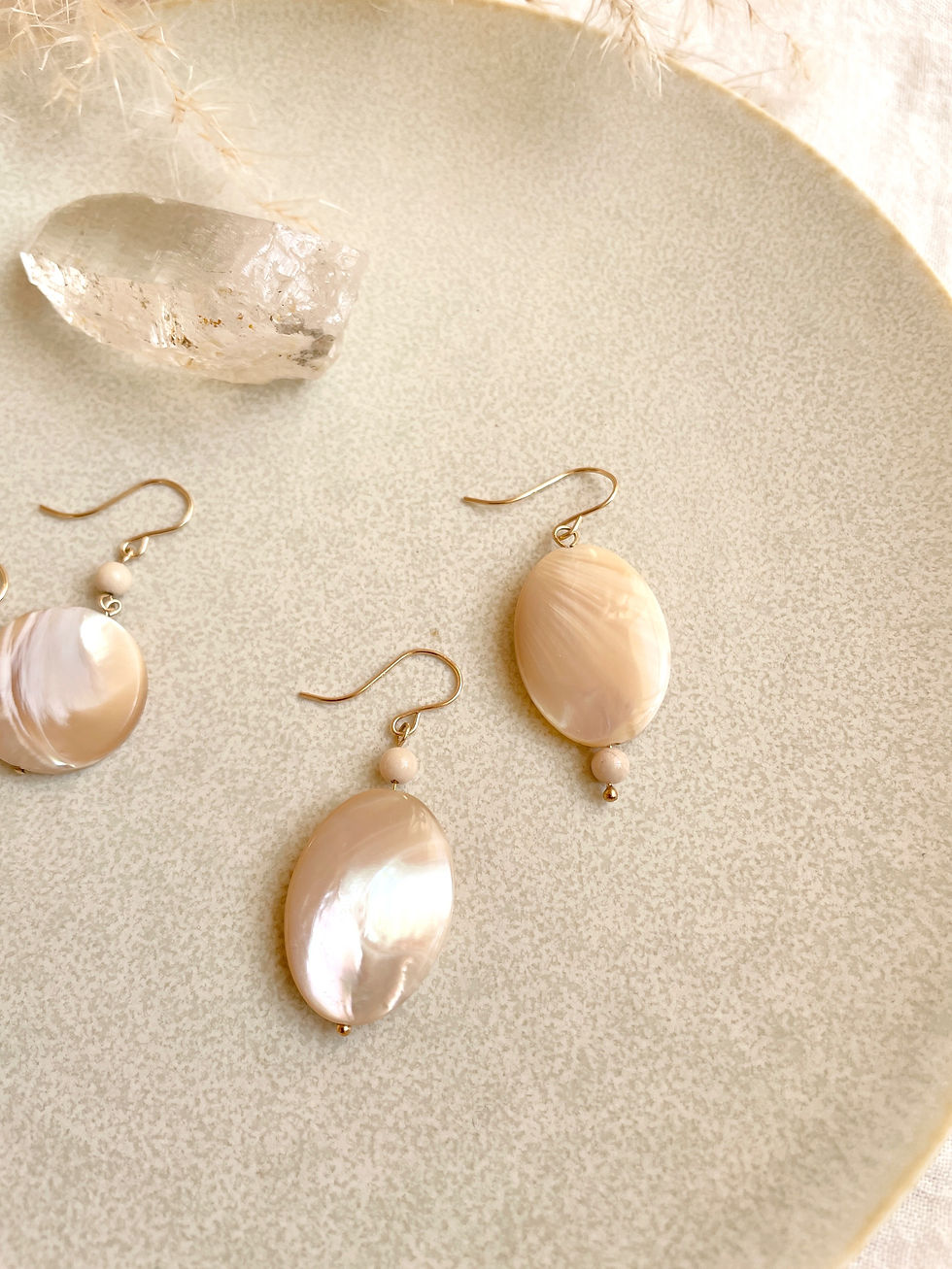 Thumbnail: Mother of pearl shell Earrings