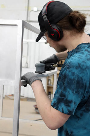 Avec deux usines de fabrication entièrement automatisées, on fabrique chacun des éléments à l’interne en utilisant des matériaux de qualité.