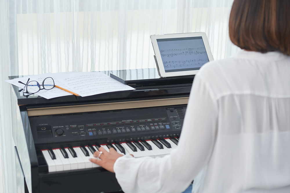 Piano woman