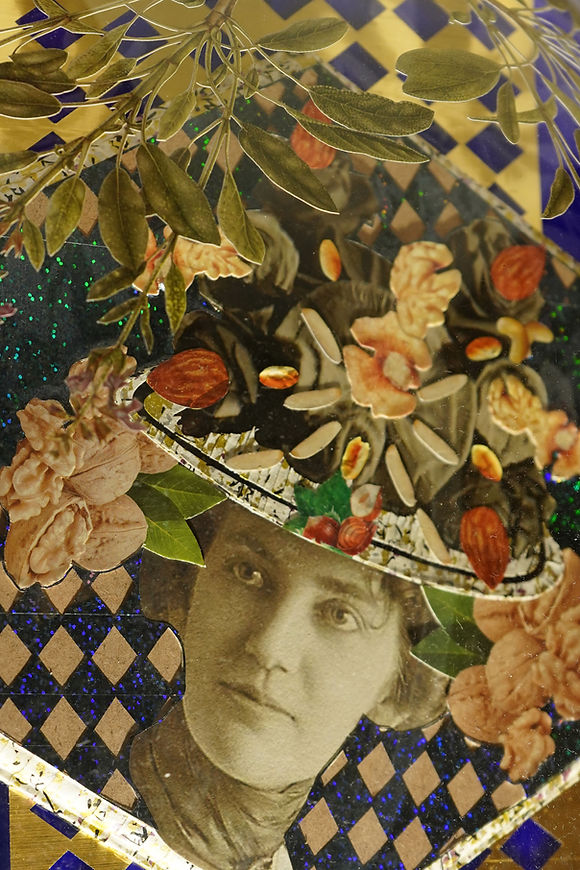 mademoiselle Noix detail new.jpg