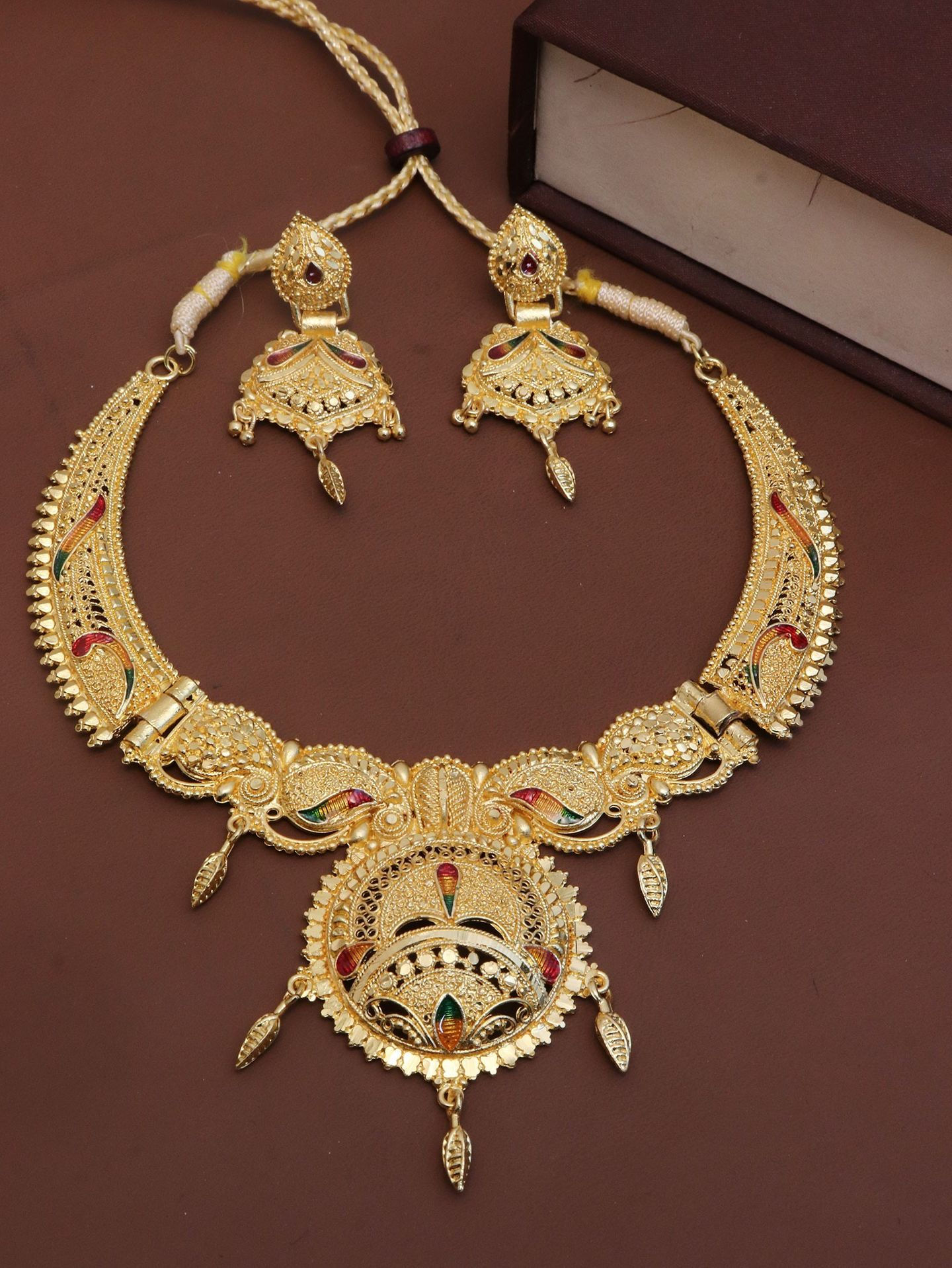 Beautiful Golden Necklace Set