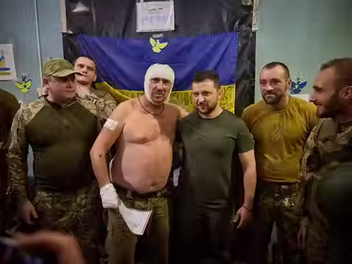 Avanza la contraofensiva Ucraniana y Volodimir Zelensky visitó a las tropas en el frente de Donetsk