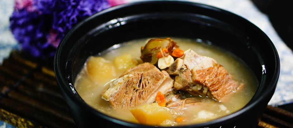 Apple and Pear Pork Rib Soup (清热苹果雪梨排骨汤)