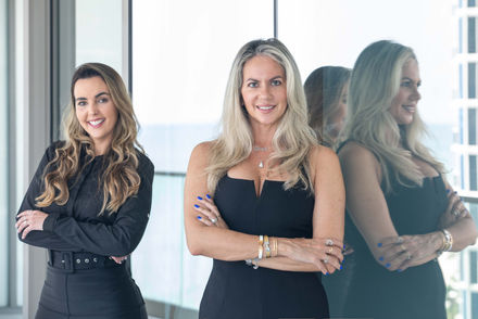Professional looking Portraits for corporates and individuals 