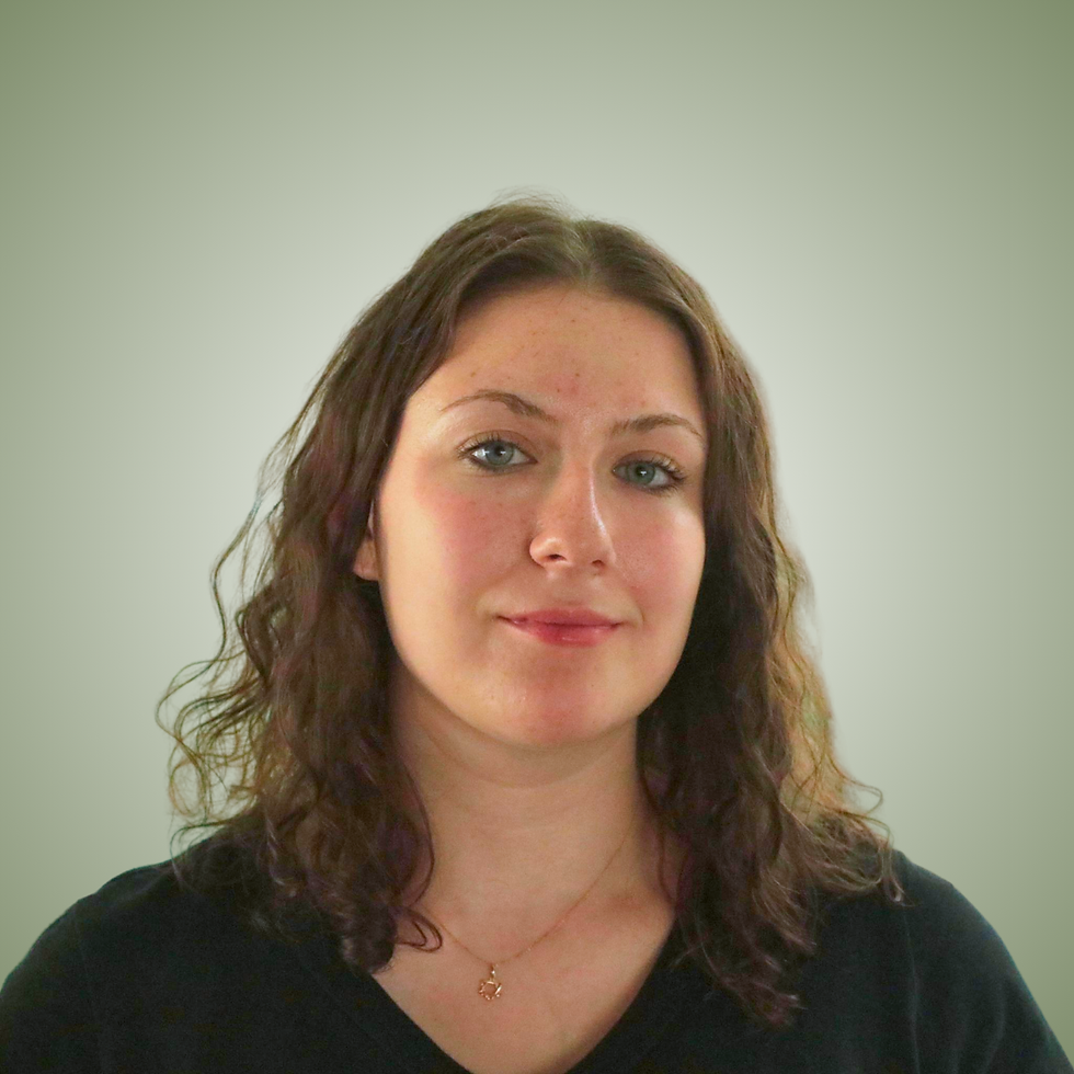 Alana's headshot