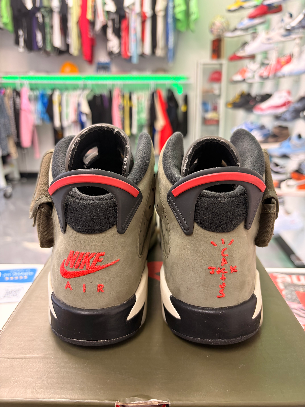 Thumbnail: TRAVIS SCOTT X AIR JORDAN RETRO 6 PRE-OWNED 
