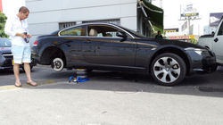 החלפת גלגל 24 שעות