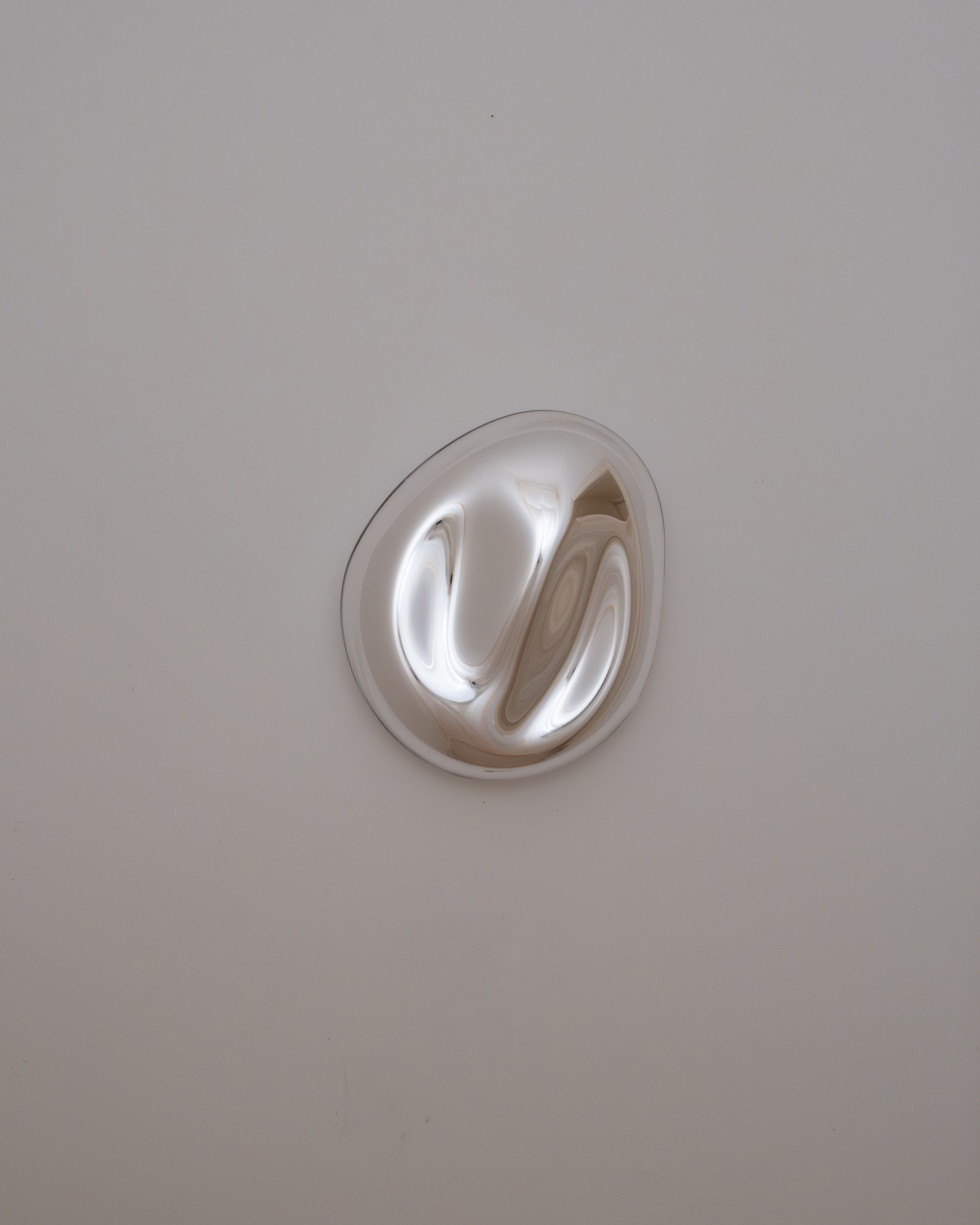 No. 133 | CONTEMPORARY MIRROR SCULPTURE | SILVER | L Ø 32x37cm