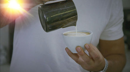 Latte Art free pour