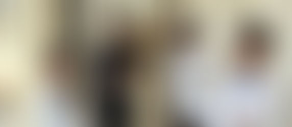 新医局長、新副医局長が就任しました。