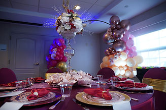 Table and Balloon Arch .JPG