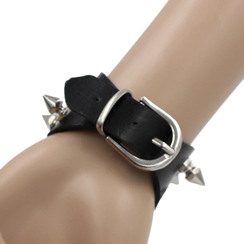 Thumbnail: BRACCIALE BORCHIE