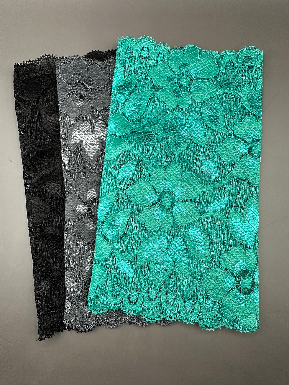 Thumbnail: Beautiful Lace Nailfie Sleeve 6”