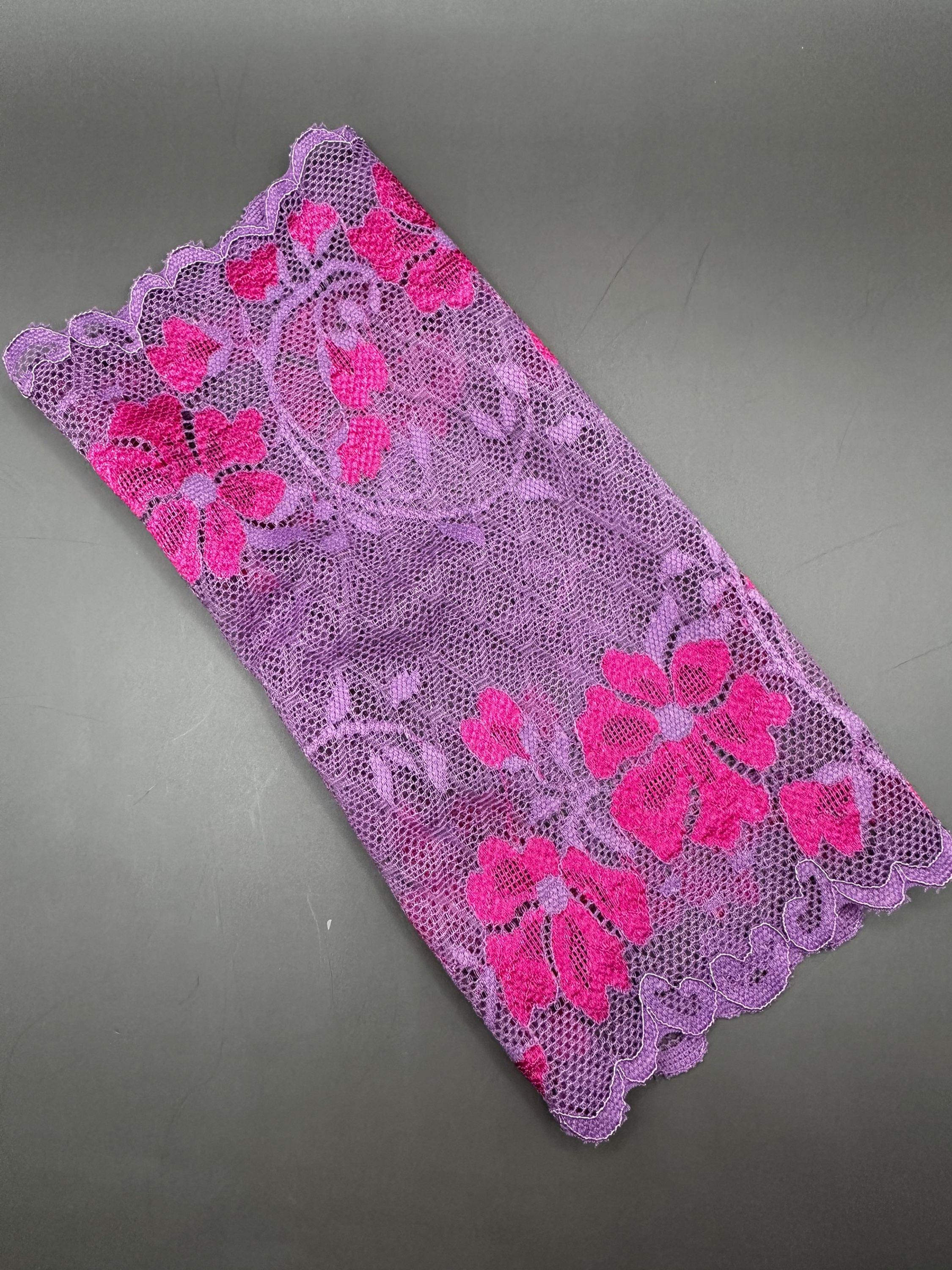 Purple & Pink Flower Lace Nailfie Sleeve