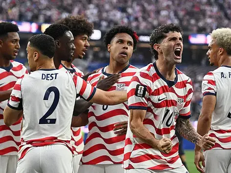 US reaches the Knockout round and wins its group as they beat Australia 2-0