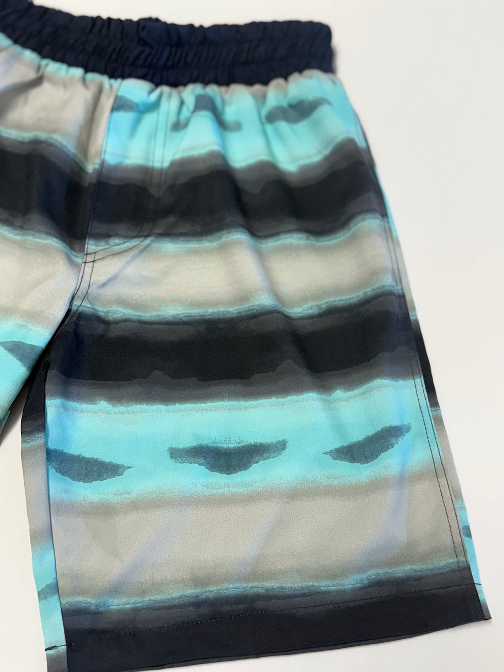 Miniatura: Bermuda Tactel Listrada