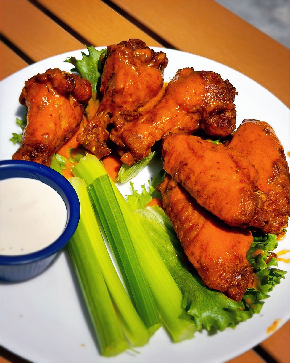 plate of classic buffalo wings